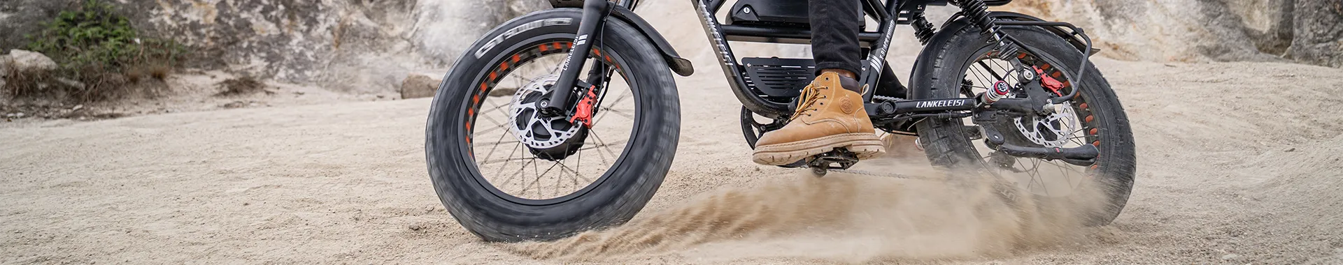 Electric Bicycle with front and rear dual motor, more powerful, can lead you to challenge steeper slopes.