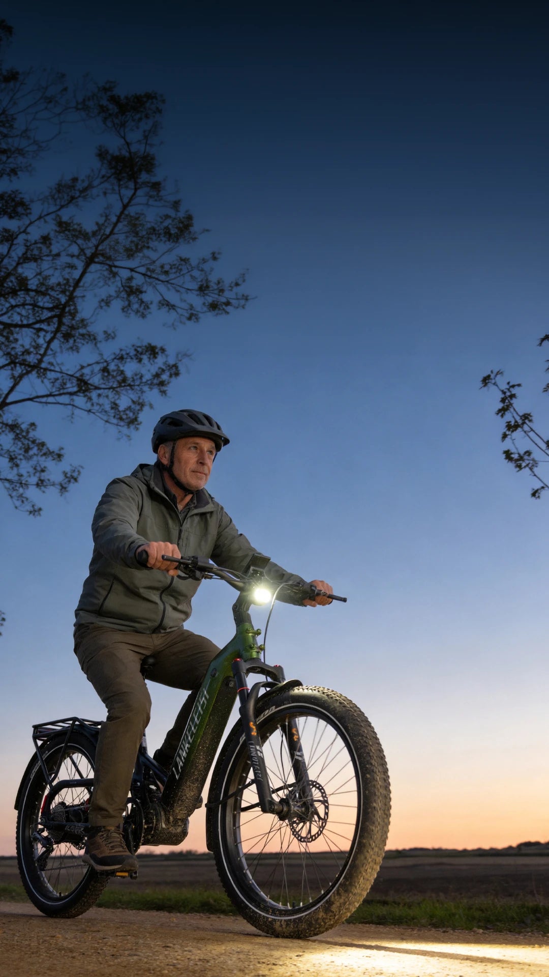 Pedala con sicurezza.<br>Guarda piu lontano.<br>Fatti vedere.